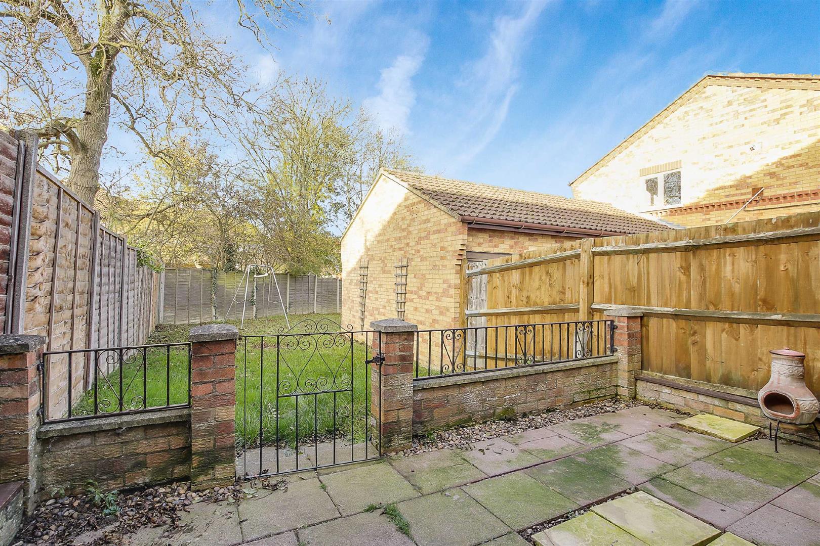 Beckinsale Grove, Crownhill, Milton Keynes